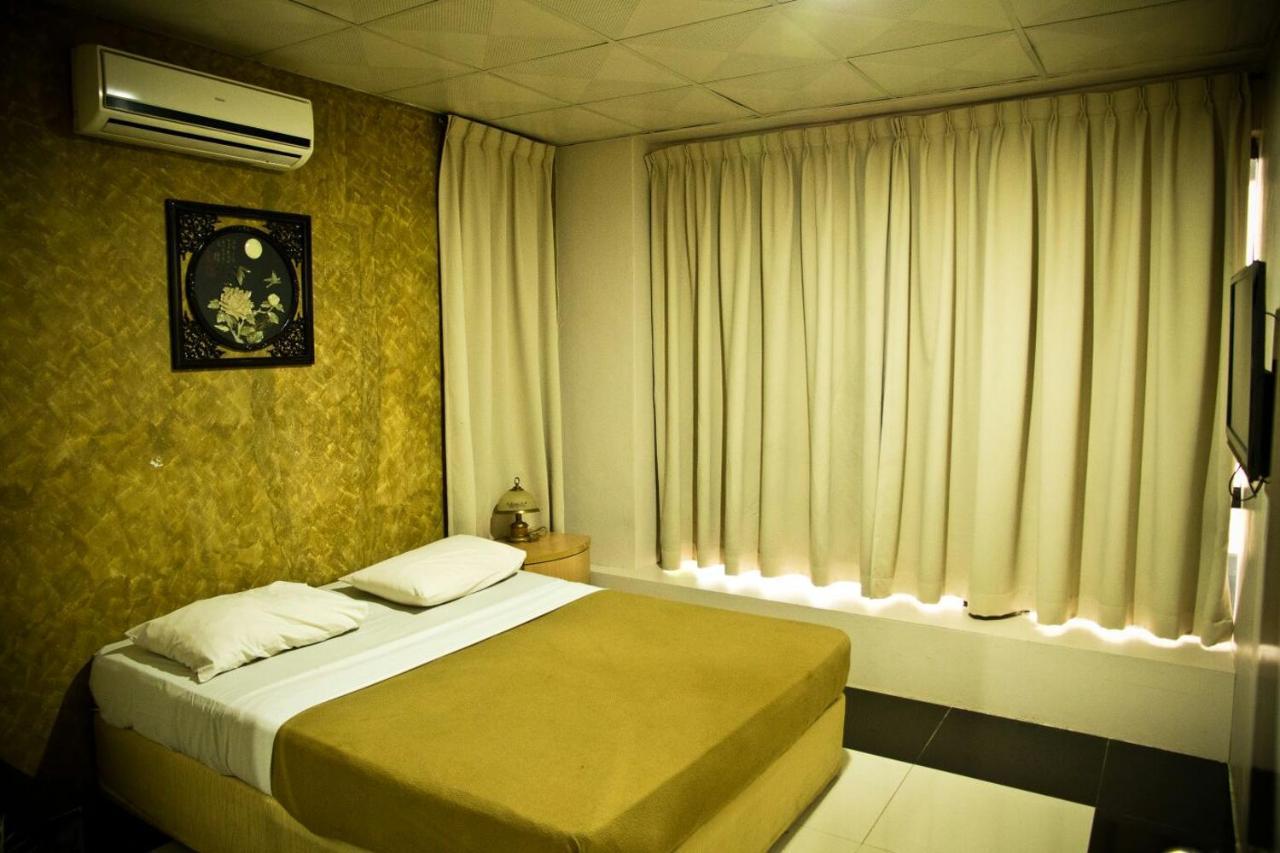 Golden Leaf Hotel Danga Bay Джохор Бахру Екстериор снимка