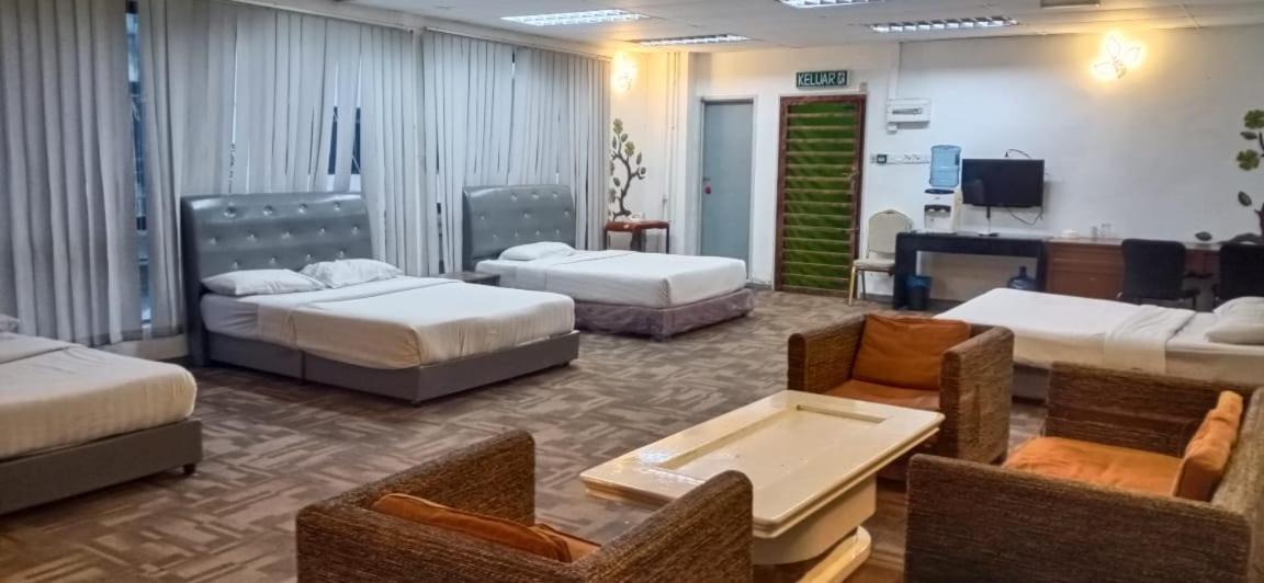 Golden Leaf Hotel Danga Bay Джохор Бахру Екстериор снимка