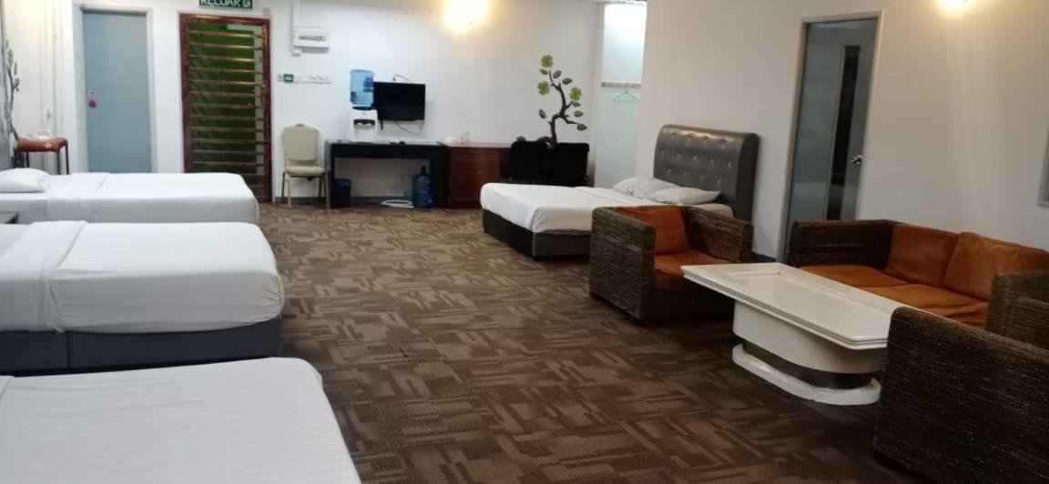 Golden Leaf Hotel Danga Bay Джохор Бахру Екстериор снимка