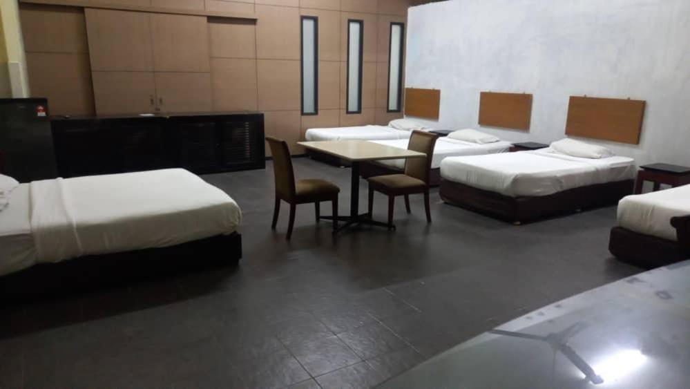 Golden Leaf Hotel Danga Bay Джохор Бахру Екстериор снимка
